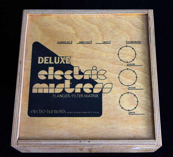 wooden box of the Deluxe Electric Mistress